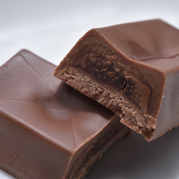 meiji 明治 雪吻朗姆酒葡萄干巧克力 4个