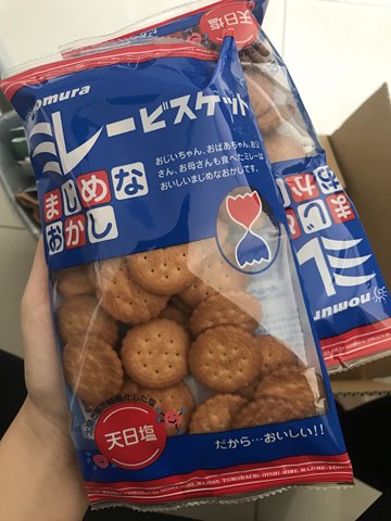 一包蛮大的,当作办公室小饼干,减肥期间充饥用